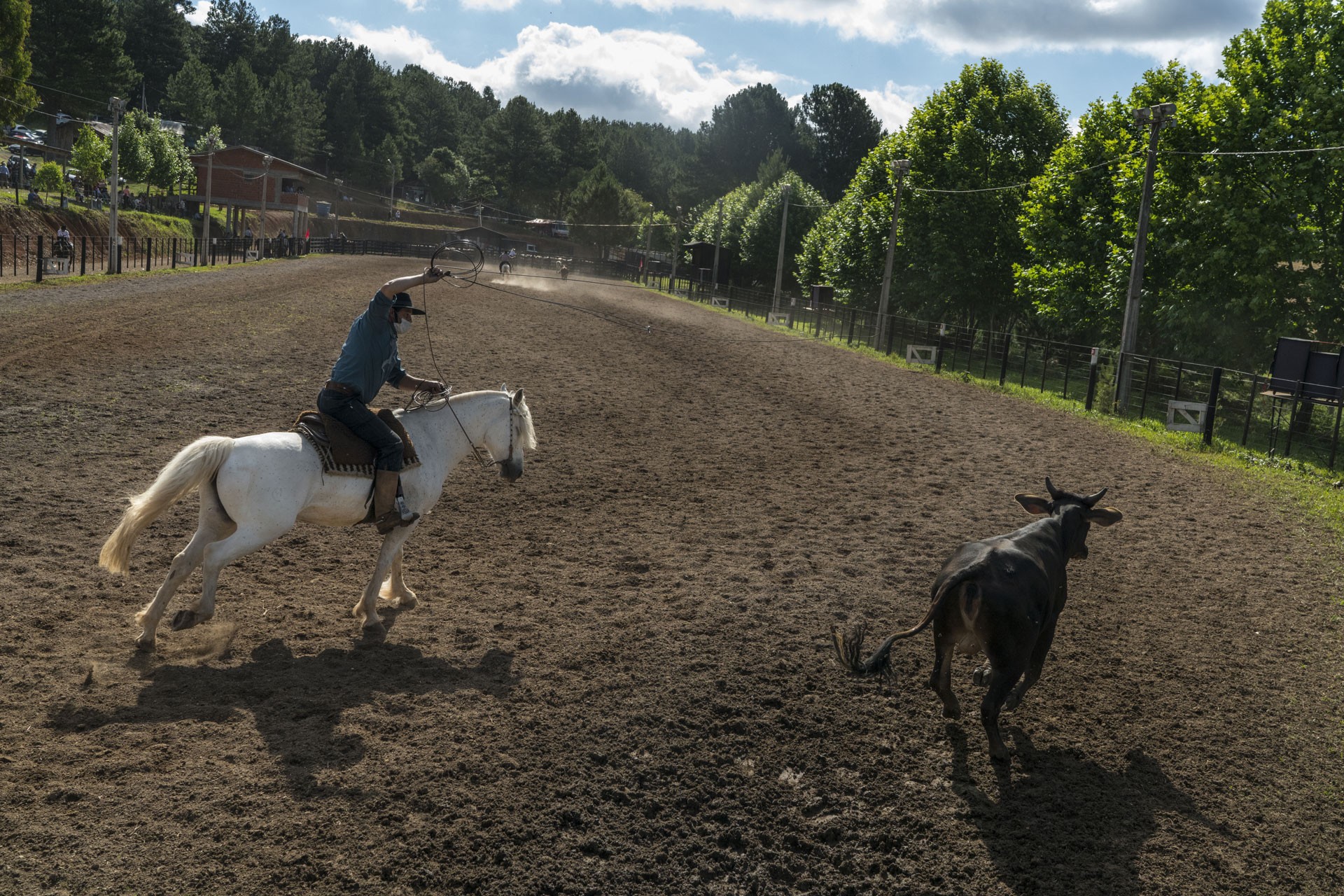Un rodeo tipico della cultura gauchista nella cittadina di Vila Flores